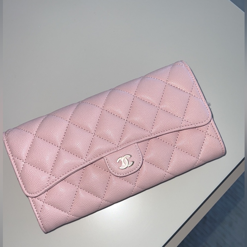 Chanel Large Wallet Light Pink Caviar Leather. Champagne Hardware